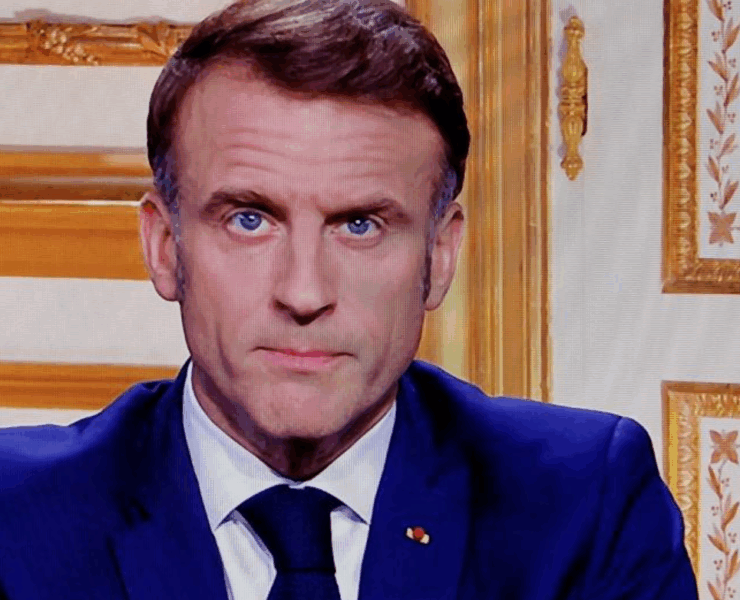 Capture decran 2025 09 03 064228 « Lunaire » : Emmanuel Macron choque avec une vidéo Yu-Gi-Oh! en pleine crise budgétaire