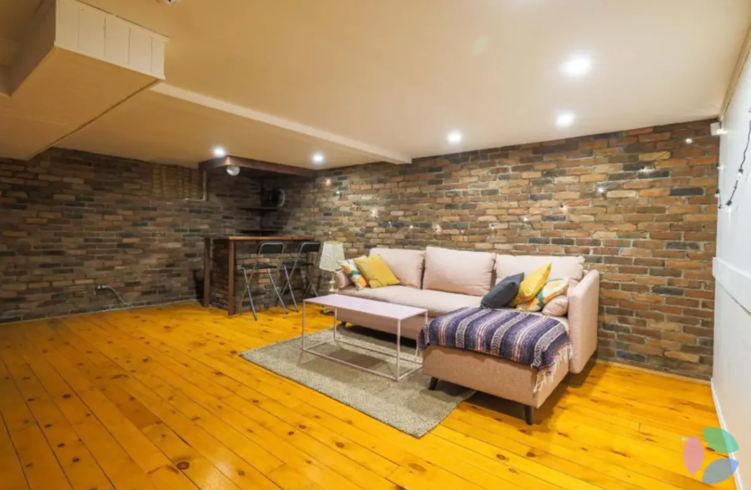 Capture decran 2025 09 07 051446 1 La maison de Stéphanie Boulay, rénovée de façon spectaculaire, est à vendre