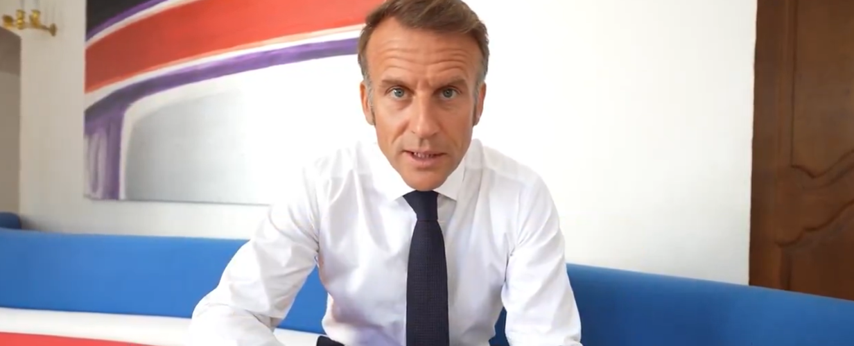 « Lunaire » : Emmanuel Macron choque avec une vidéo en pleine crise budgétaire 1 « Lunaire » : Emmanuel Macron choque avec une vidéo en pleine crise budgétaire Capture decran 2025 09 10 070916 « Lunaire » : Emmanuel Macron choque avec une vidéo en pleine crise budgétaire