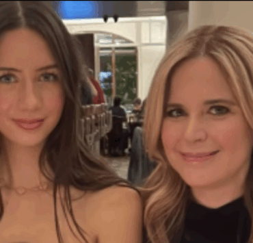 Julie Snyder fait sensation en robe courte aux côtés de sa fille Romy 3 Julie Snyder fait sensation en robe courte aux côtés de sa fille Romy Capture decran le 2025 09 09 a 09.23.59 Julie Snyder fait sensation en robe courte aux côtés de sa fille Romy