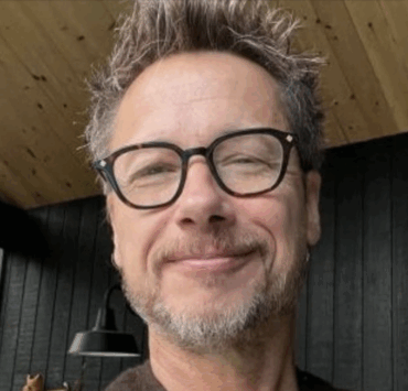 Julie Perreault et Stéphane Rousseau dévoilent leur première photo de couple 3 Julie Perreault et Stéphane Rousseau dévoilent leur première photo de couple Capture decran le 2025 09 10 a 07.40.16 e1757504449470 Julie Perreault et Stéphane Rousseau dévoilent leur première photo de couple