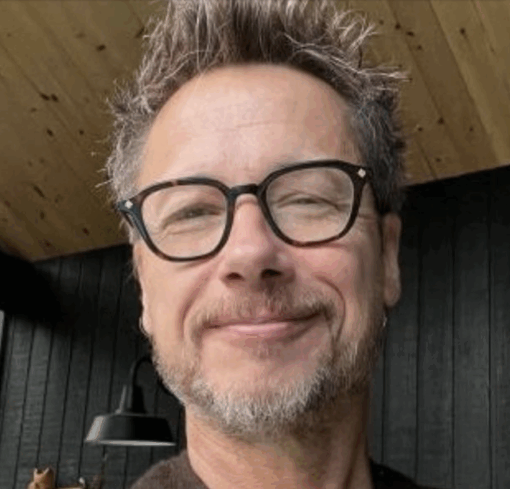 Capture decran le 2025 09 10 a 07.40.16 e1757504449470 Julie Perreault et Stéphane Rousseau dévoilent leur première photo de couple