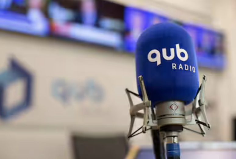 QUB Radio suspend un chroniqueur à la suite de propos controversés 1 QUB Radio suspend un chroniqueur à la suite de propos controversés Capture decran le 2025 09 12 a 08.49.04 QUB Radio suspend un chroniqueur à la suite de propos controversés