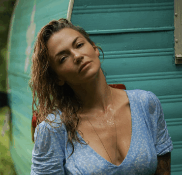 Isabelle Desjardins fait sensation en bikini rouge alors que le froid s’installe 4 Isabelle Desjardins fait sensation en bikini rouge alors que le froid s’installe Capture decran le 2025 09 15 a 12.11.08 Isabelle Desjardins fait sensation en bikini rouge alors que le froid s’installe