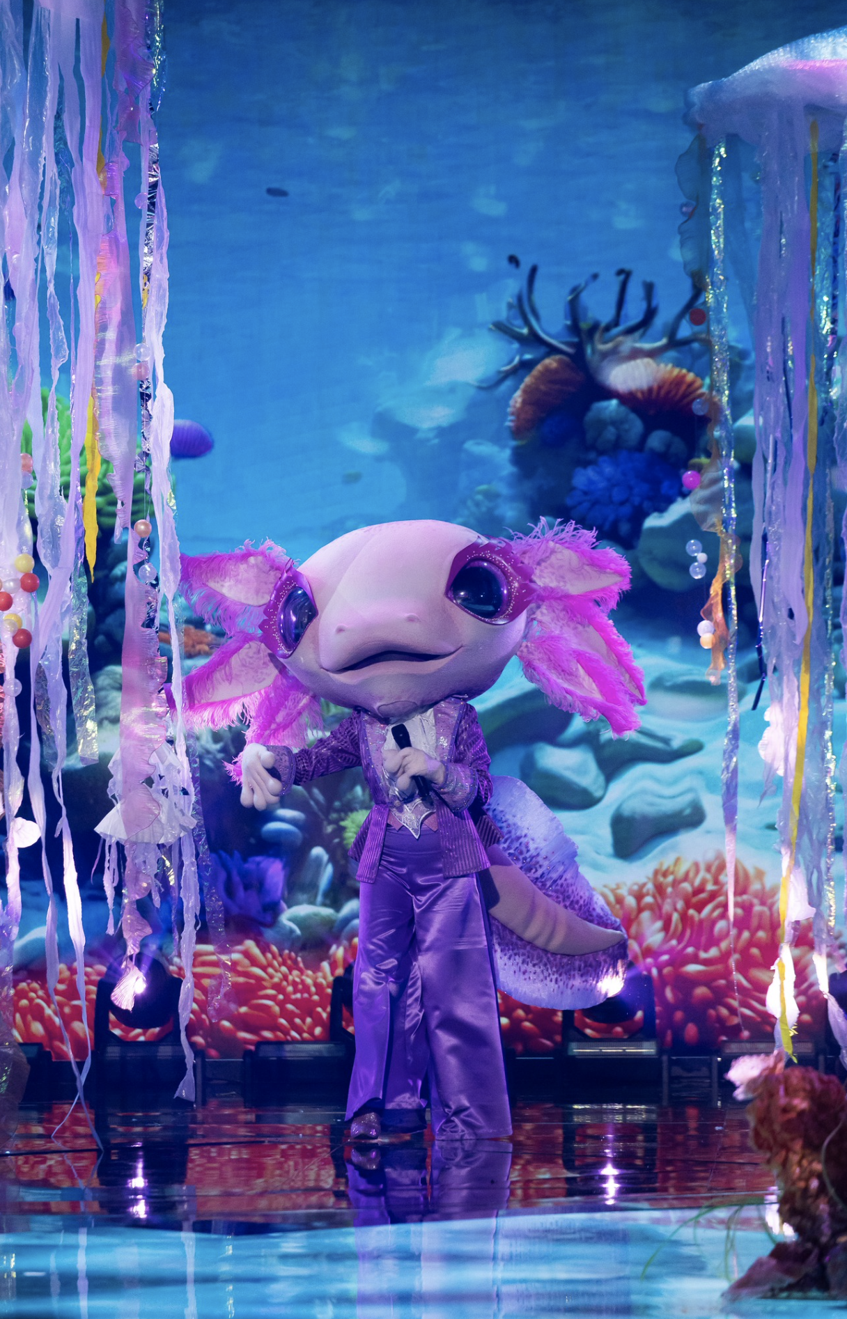 Anouk Meunier fait réagir avec sa robe blanche ouverte lors de la première de Chanteurs Masqués 2 Anouk Meunier fait réagir avec sa robe blanche ouverte lors de la première de Chanteurs Masqués Capture decran le 2025 09 15 a 13.30.08 Anouk Meunier fait réagir avec sa robe blanche ouverte lors de la première de Chanteurs Masqués