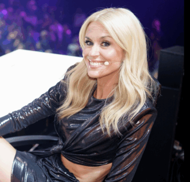 Anouk Meunier fait réagir avec sa robe blanche ouverte lors de la première de Chanteurs Masqués 2 Anouk Meunier fait réagir avec sa robe blanche ouverte lors de la première de Chanteurs Masqués Capture decran le 2025 09 15 a 13.34.14 Anouk Meunier fait réagir avec sa robe blanche ouverte lors de la première de Chanteurs Masqués