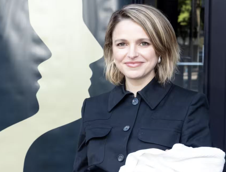 Sarah-Jeanne Labrosse réplique aux critiques sur sa présence aux Gémeaux avec son nouveau-né 1 Sarah-Jeanne Labrosse réplique aux critiques sur sa présence aux Gémeaux avec son nouveau-né Capture decran le 2025 09 16 a 09.54.37 e1758031605770 Sarah-Jeanne Labrosse réplique aux critiques sur sa présence aux Gémeaux avec son nouveau-né