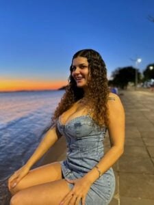 Recalée à 50 entretiens, elle accuse son physique trop séduisant de lui fermer les portes de l’emploi 2 Recalée à 50 entretiens, elle accuse son physique trop séduisant de lui fermer les portes de l’emploi Boa tarde Recalée à 50 entretiens, elle accuse son physique trop séduisant de lui fermer les portes de l’emploi