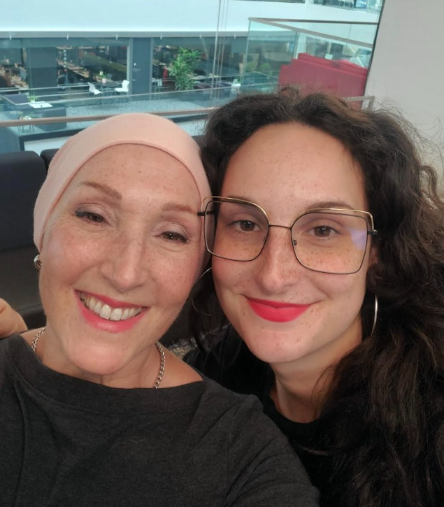 Capture decran 2025 10 02 111607 1 an après son diagnostic, Julie Drolet dévoile en 20 images-choc son combat contre le cancer