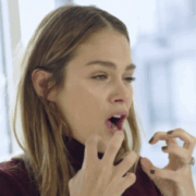 Capture decran 2025 10 10 143328 Maripier Morin explose de rire à Chypre: « Sont complètement mal élevés !»