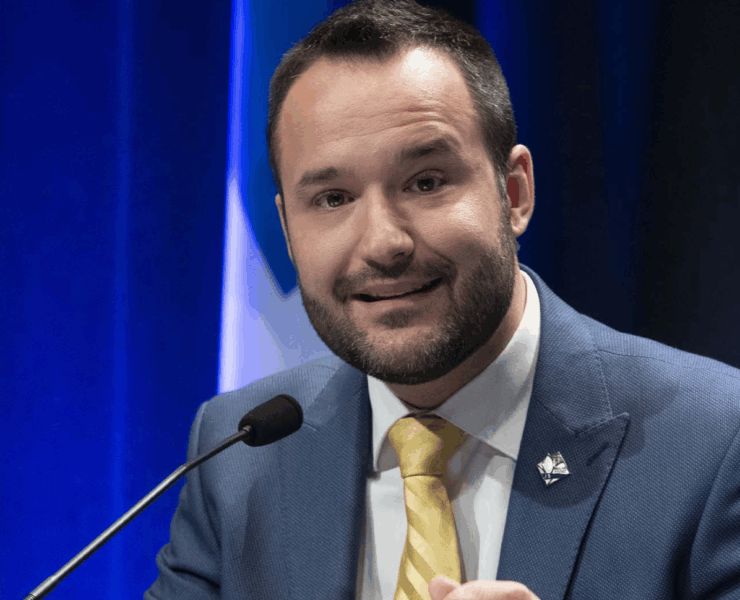 Capture decran 2025 10 16 140801 «François Legault le sait-tu que vous sortez ensemble?» : Un moment inattendu entre Gabrielle Caron et le ministre de la Culture!