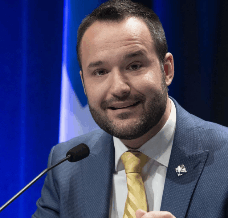 Capture decran 2025 10 16 140801 &laquo;Fran&ccedil;ois Legault le sait-tu que vous sortez ensemble?&raquo; : Un moment inattendu entre Gabrielle Caron et le ministre de la Culture!