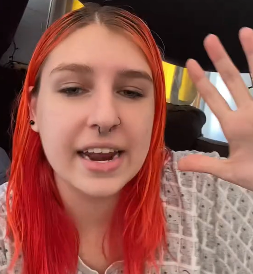 Une Québécoise choque TikTok : son repas KFC lui coûte… 70 $ ! 1 Une Québécoise choque TikTok : son repas KFC lui coûte… 70 $ ! Capture decran 2025 10 21 103049 Une Québécoise choque TikTok : son repas KFC lui coûte… 70 $ !