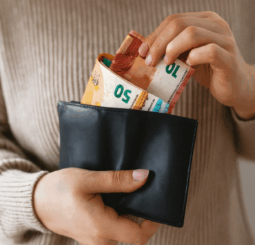 À 27 ans, elle a déjà mis 88 000 € de côté pour partir à la retraite à 40 ans grâce à une règle méconnue 2 À 27 ans, elle a déjà mis 88 000 € de côté pour partir à la retraite à 40 ans grâce à une règle méconnue Capture decran 2025 10 23 031108 À 27 ans, elle a déjà mis 88 000 € de côté pour partir à la retraite à 40 ans grâce à une règle méconnue