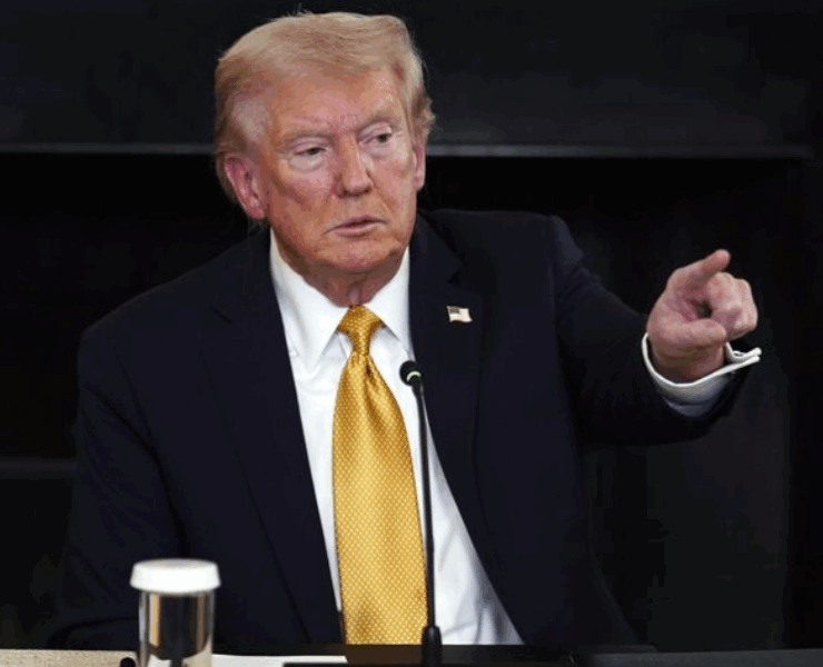 Capture decran 2025 10 26 140731 Donald Trump contre-attaque : il augmente de 10 % les tarifs douaniers envers le Canada après une publicité jugée frauduleuse