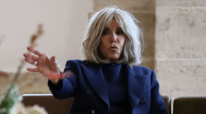 Qu’elle se mette toute nue : la juge s’emporte au procès des harceleurs de Brigitte Macron 2 Qu’elle se mette toute nue : la juge s’emporte au procès des harceleurs de Brigitte Macron Capture decran 2025 10 31 051226 Qu’elle se mette toute nue : la juge s’emporte au procès des harceleurs de Brigitte Macron