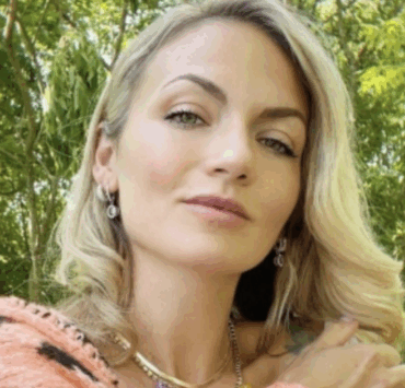 Isabelle Desjardins enflamme la Toile avec des photos en sous-vêtements pour ses 41 ans 4 Isabelle Desjardins enflamme la Toile avec des photos en sous-vêtements pour ses 41 ans Capture decran le 2025 10 09 a 17.27.55 e1760045326730 Isabelle Desjardins enflamme la Toile avec des photos en sous-vêtements pour ses 41 ans