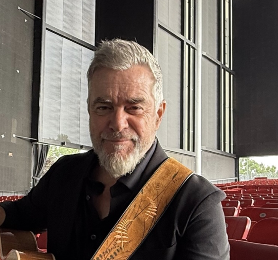 Capture decran le 2025 10 13 a 18.49.57 e1760395921350 Sylvain Cossette fait une rencontre inattendue sur le terrain de golf