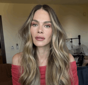 Maripier Morin fait tourner les têtes avec ses tenues transparentes pour son émission 2 Maripier Morin fait tourner les têtes avec ses tenues transparentes pour son émission Capture decran le 2025 10 16 a 17.36.45 e1760650641734 Maripier Morin fait tourner les têtes avec ses tenues transparentes pour son émission