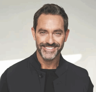 Guillaume Lemay-Thivierge fait son retour public sur le tapis rouge de son amie connue 3 Guillaume Lemay-Thivierge fait son retour public sur le tapis rouge de son amie connue Capture decran le 2025 10 29 a 13.22.11 e1761758565755 Guillaume Lemay-Thivierge fait son retour public sur le tapis rouge de son amie connue