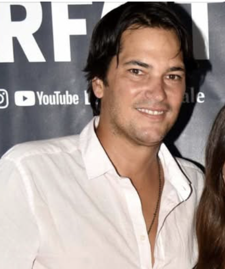 Capture decran le 2025 10 29 a 17.05.23 José Théodore repéré au restaurant en charmante compagnie