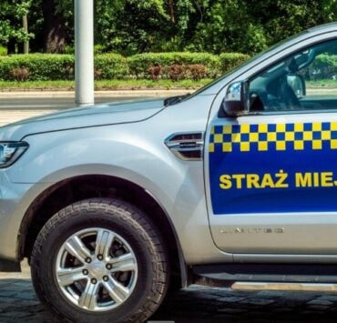 **Disparue à 15 ans, elle était enfermée chez ses parents depuis 27 ans : le mystère Mirella bouleverse la Pologne 2 **Disparue à 15 ans, elle était enfermée chez ses parents depuis 27 ans : le mystère Mirella bouleverse la Pologne Capture decran 19 10 2025 14051 www.closermag.fr e1760852729524 **Disparue à 15 ans, elle était enfermée chez ses parents depuis 27 ans : le mystère Mirella bouleverse la Pologne