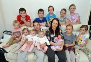 47 000 € d’aides par an : cette famille qui relance le débat sur les prestations sociales 2 47 000 € d’aides par an : cette famille qui relance le débat sur les prestations sociales Capture decran 23 10 2025 0447 www.astucesantemag.com 47 000 € d’aides par an : cette famille qui relance le débat sur les prestations sociales