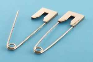 Le secret du petit trou sur l’épingle à nourrice : l’astuce méconnue qui facilite la couture 3 Le secret du petit trou sur l’épingle à nourrice : l’astuce méconnue qui facilite la couture Capture decran 31 10 2025 12712 www.astucesantemag.com Le secret du petit trou sur l’épingle à nourrice : l’astuce méconnue qui facilite la couture