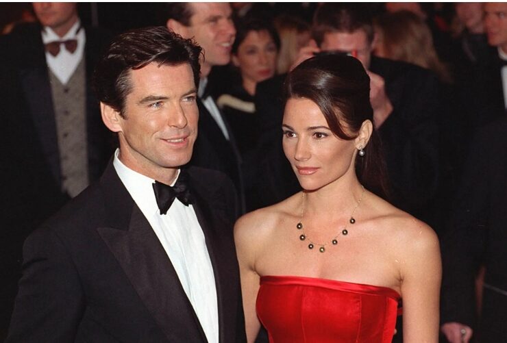 Capture decran 31 10 2025 184558 www.astucesantemag.com Incroyable Pierce Brosnan défend son épouse Keeley Shaye Smith : une histoire d’amour qui résiste au temps et aux critiques