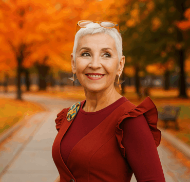 Cette coupe courte sur cheveux gris est la plus flatteuse après 70 ans, selon les experts 5 Cette coupe courte sur cheveux gris est la plus flatteuse après 70 ans, selon les experts femme70a e1760451038319 Cette coupe courte sur cheveux gris est la plus flatteuse après 70 ans, selon les experts