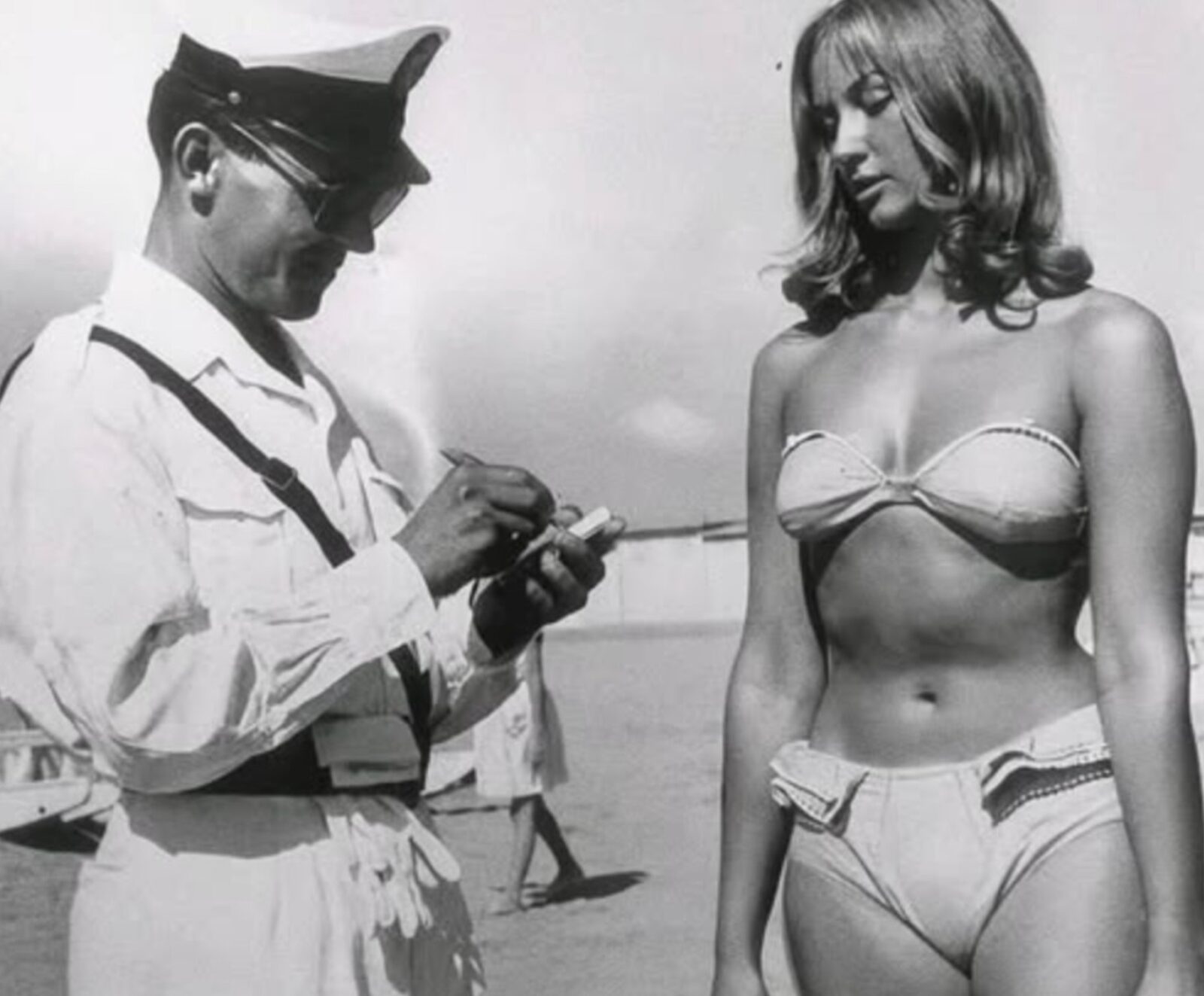 À première vue, tout semble normal sur cette photo… mais elle cache un détail que l’on ne voit qu’en regardant de près 1 À première vue, tout semble normal sur cette photo… mais elle cache un détail que l’on ne voit qu’en regardant de près gkhk e1760453440340 À première vue, tout semble normal sur cette photo… mais elle cache un détail que l’on ne voit qu’en regardant de près