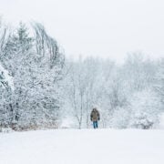 AdobeStock 395376628 Alerte neige : jusqu’à 25 cm en 24 h dans plusieurs régions du Québec !