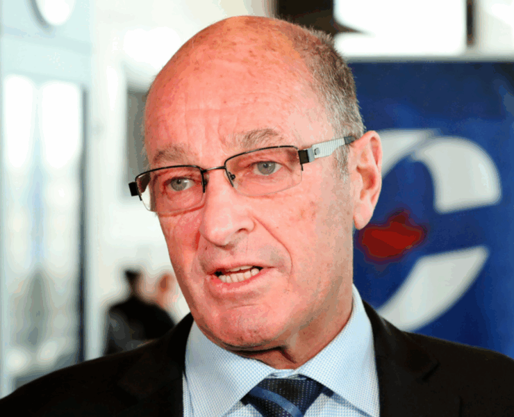 Capture decran 2025 11 02 162513 Yves L&eacute;vesque avoue son rituel surprenant : 9 pots de cr&egrave;me glac&eacute;e par soir!