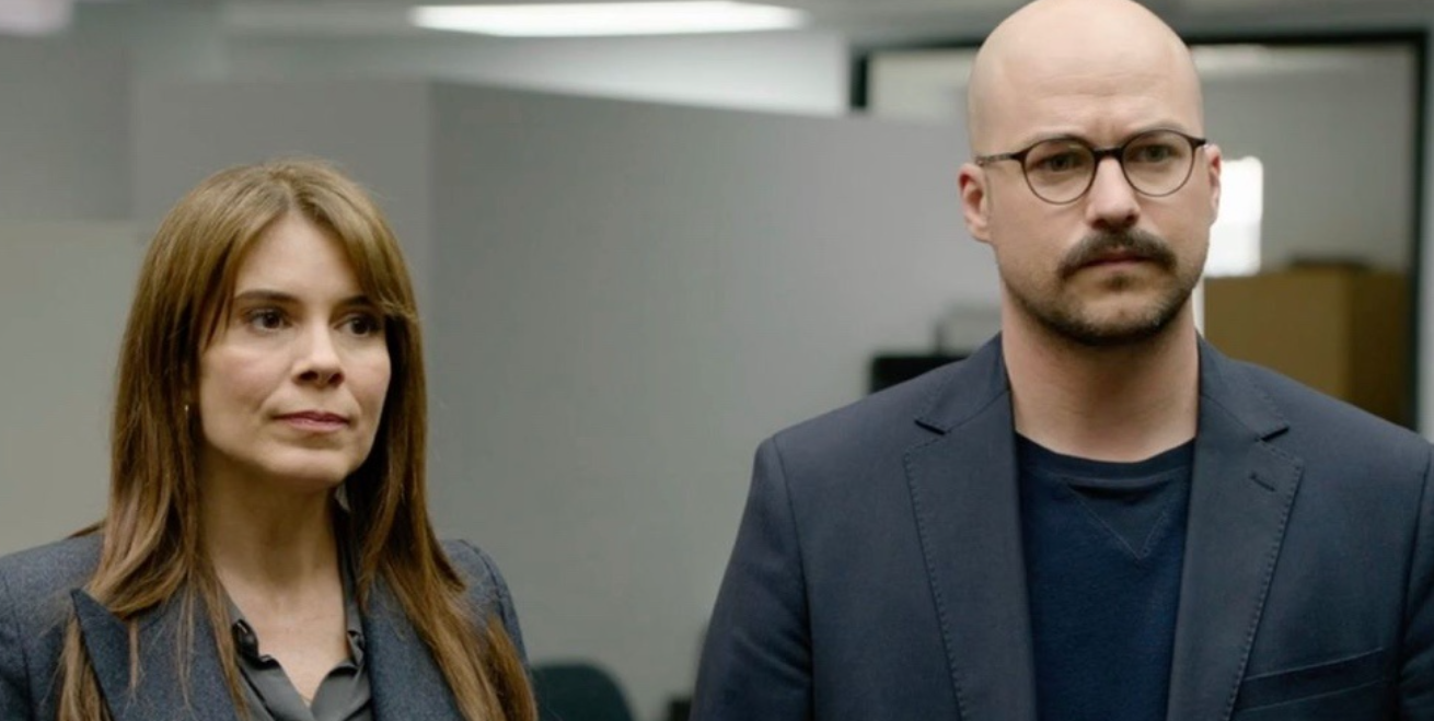 Marc-André Grondin débarque sur le plateau de Doute raisonnable : la réaction de Julie Perreault vaut de l’or 1 Marc-André Grondin débarque sur le plateau de Doute raisonnable : la réaction de Julie Perreault vaut de l’or Capture decran 2025 11 04 121123 Marc-André Grondin débarque sur le plateau de Doute raisonnable : la réaction de Julie Perreault vaut de l’or