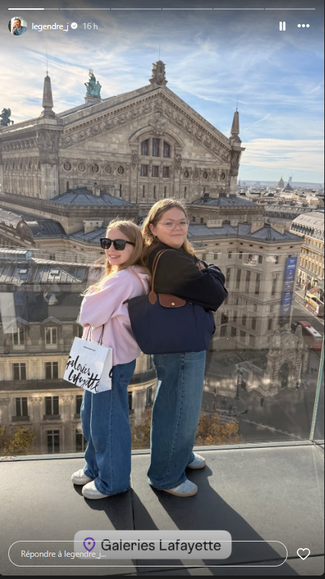 Joël Legendre publie des clichés adorables avec ses filles dans les rues de Paris 4 Joël Legendre publie des clichés adorables avec ses filles dans les rues de Paris Capture decran 2025 11 05 094505 Joël Legendre publie des clichés adorables avec ses filles dans les rues de Paris