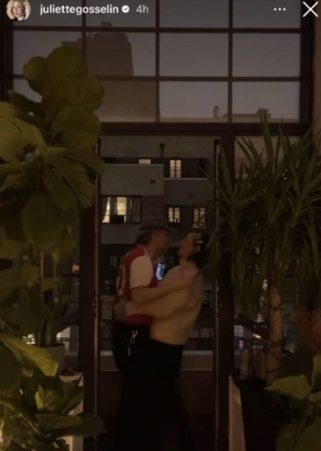 Découvrez toutes les photos de Karine Gonthier-Hyndman et son chum pour son En direct de l’univers 6 Découvrez toutes les photos de Karine Gonthier-Hyndman et son chum pour son En direct de l’univers Capture decran 2025 11 07 102910 Découvrez toutes les photos de Karine Gonthier-Hyndman et son chum pour son En direct de l’univers