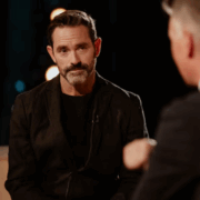 Capture decran 2025 11 07 133621 Guillaume Lemay-Thivierge dévoile un retour touchant et complice « Je me suis retrouvé en boule »