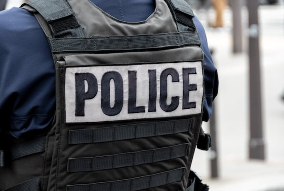 Capture decran 2025 11 12 214027 Il avait abattu de 7 balles un homme chez sa grand-mère : le policier enfin libéré après 16 mois de prison