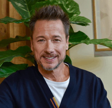 Stéphane Rousseau se confie : l’humour, son arme secrète pour traverser les épreuves 2 Stéphane Rousseau se confie : l’humour, son arme secrète pour traverser les épreuves Capture decran 2025 11 13 103347 Stéphane Rousseau se confie : l’humour, son arme secrète pour traverser les épreuves