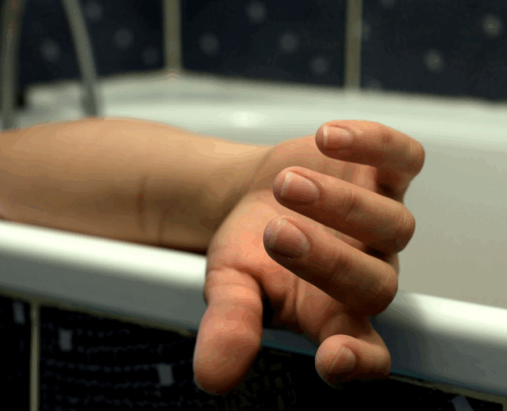 Capture decran 2025 11 14 164420 Trag&eacute;die : un adolescent de 16 ans meurt &eacute;lectrocut&eacute; en utilisant son t&eacute;l&eacute;phone dans le bain