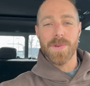 Jonathan Roy s’offre un changement capillaire spectaculaire — et on ADORE le résultat 3 Jonathan Roy s’offre un changement capillaire spectaculaire — et on ADORE le résultat Capture decran 2025 11 15 203338 e1763256948608 Jonathan Roy s’offre un changement capillaire spectaculaire — et on ADORE le résultat