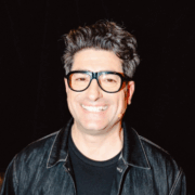 Capture decran 2025 11 16 095127 « Beaucoup d’amour » : la future épouse de Patrick Masbourian vole la vedette à En direct de l’univers