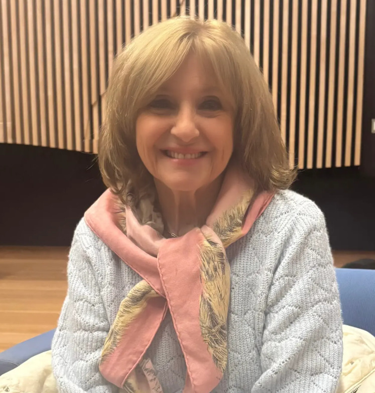 Capture decran 2025 11 17 131752 Une ancienne photo de Dominique Michel en maillot refait surface et enflamme les réseaux sociaux