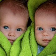 Capture decran 2025 11 18 160013 Copie Ma fille de 14 ans est rentrée à la maison avec deux nouveau-nés — dix ans plus tard, un héritage a révélé un secret bouleversant