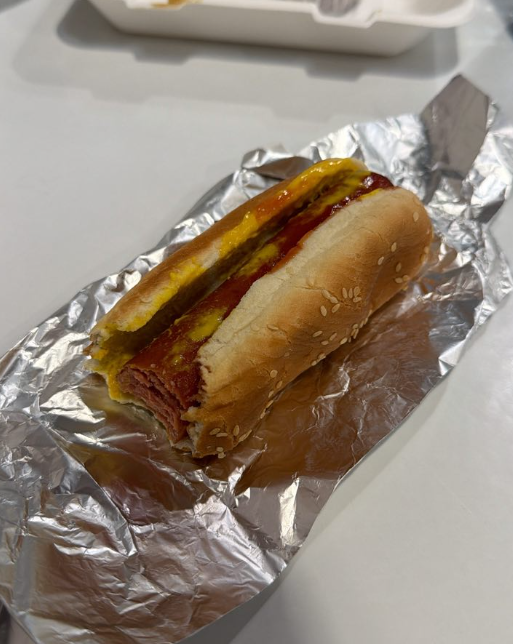 Capture decran 2025 11 19 175337 Alexandre Champagne a mangé un hot-dog au Costco — et Internet en est reconnaissant