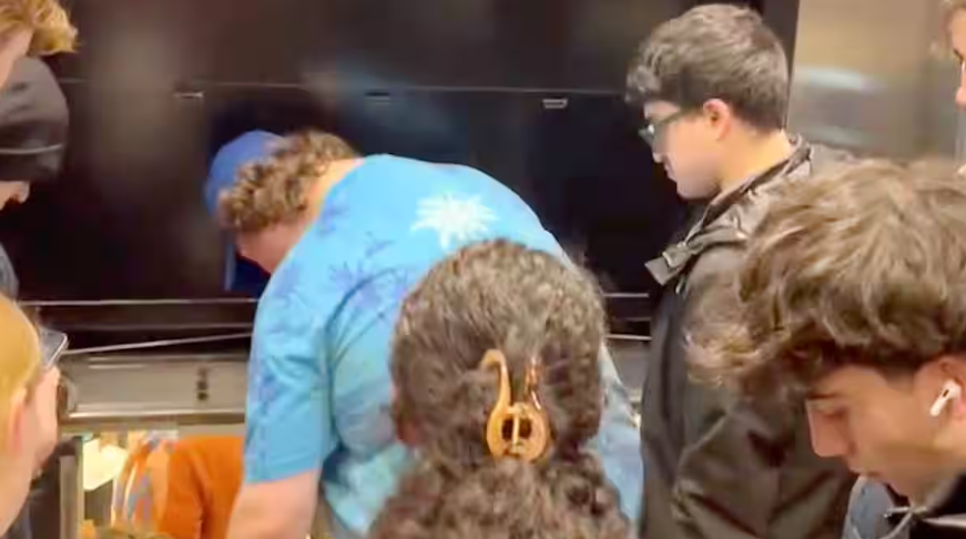 Capture decran 2025 11 20 132734 Des usagers restent coincés plus de 75 minutes dans un ascenseur du REM : “On étouffait là-dedans”