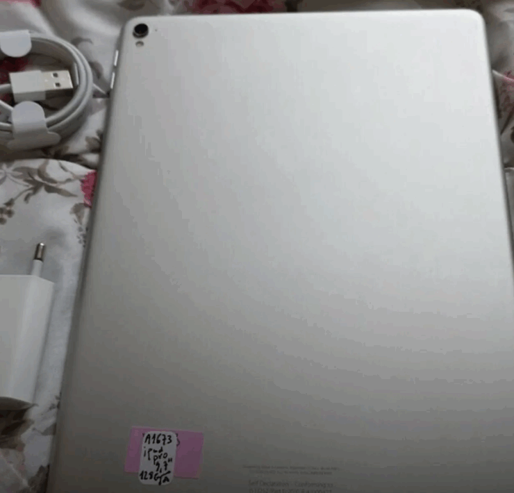 Capture decran 2025 11 20 135528 Un gar&ccedil;on de 9 ans gri&egrave;vement br&ucirc;l&eacute; apr&egrave;s une &eacute;lectrocution caus&eacute;e par le chargeur de sa tablette : un rappel choc pour tous les parents