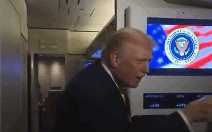 Capture decran 2025 11 20 140004 Donald Trump humilie une journaliste à bord d’Air Force One : des propos qui choquent les observateurs