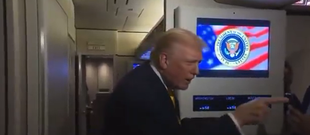 Capture decran 2025 11 20 140004 Donald Trump humilie une journaliste à bord d’Air Force One : des propos qui choquent les observateurs