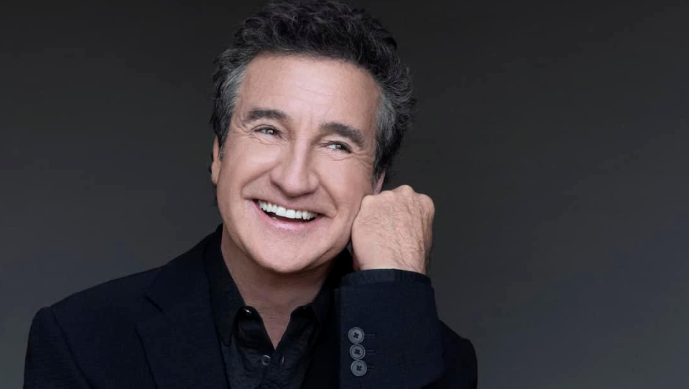 Capture decran 2025 11 20 192314 René Simard éblouit sur le tapis rouge… en charmante compagnie